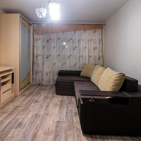 APARTMENT street Trostyanetskaya Kiev Bagian luar foto