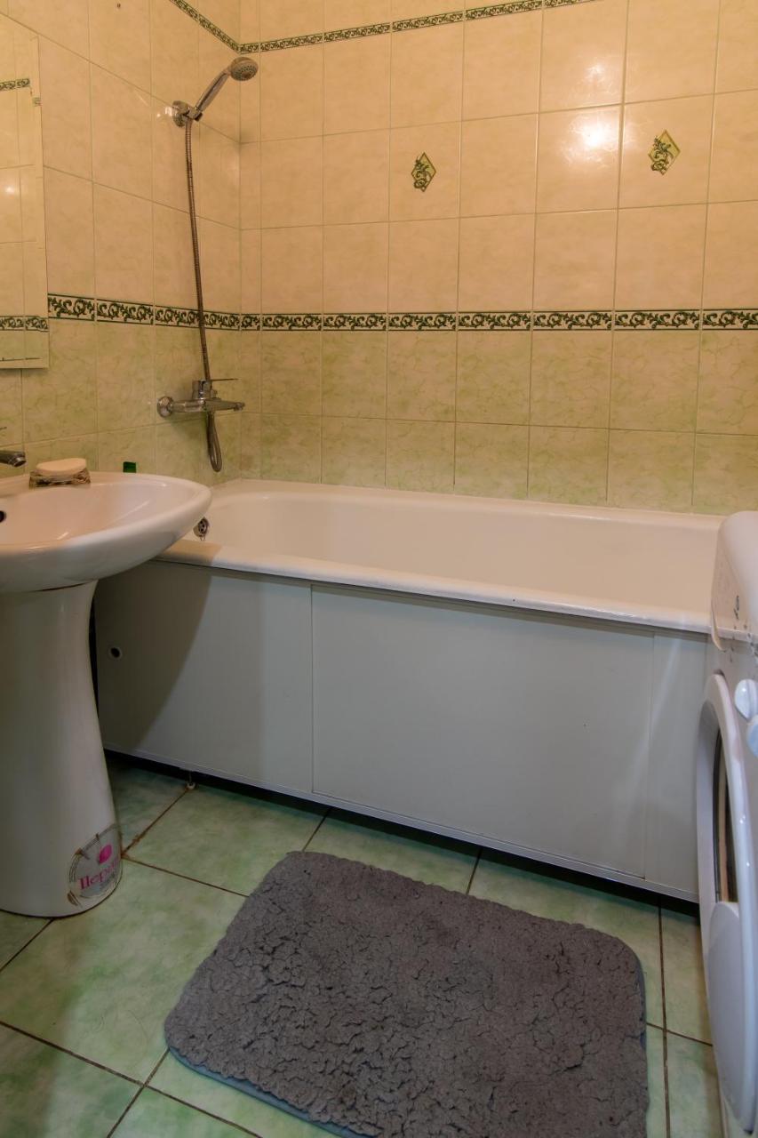 APARTMENT street Trostyanetskaya Kiev Bagian luar foto